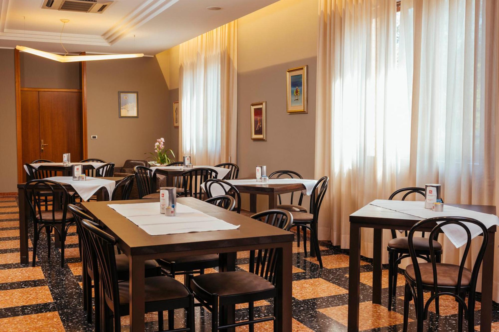 Hotel Palazzo Paradiso Meduna di Livenza Buitenkant foto