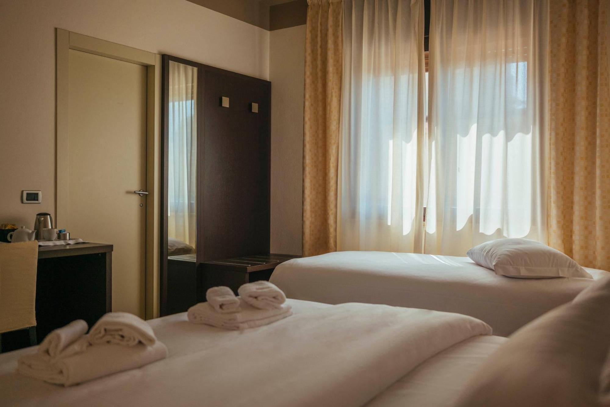 Hotel Palazzo Paradiso Meduna di Livenza Buitenkant foto